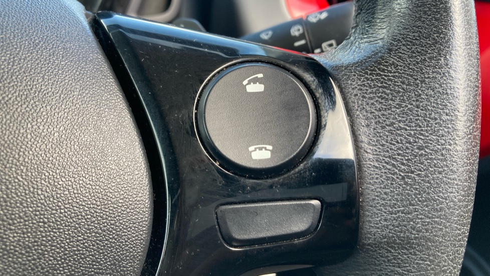 Toyota Aygo 1.0 VVT-i X-Play 5dr x-shift Petrol Hatchback - Image 31