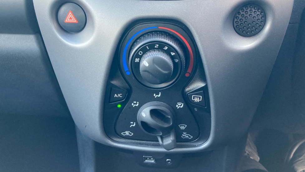 Toyota Aygo 1.0 VVT-i X-Play 5dr x-shift Petrol Hatchback - Image 35