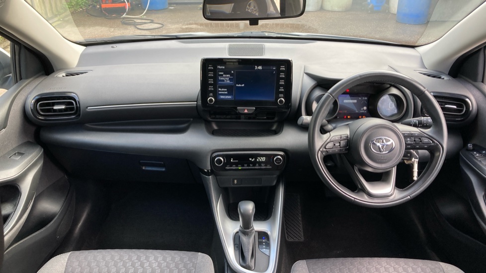 Toyota Yaris 1.5 Hybrid Design 5dr CVT Hybrid Hatchback - Image 6