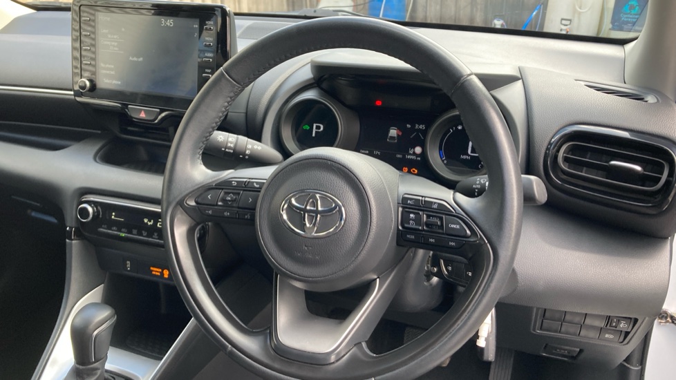 Toyota Yaris 1.5 Hybrid Design 5dr CVT Hybrid Hatchback - Image 10