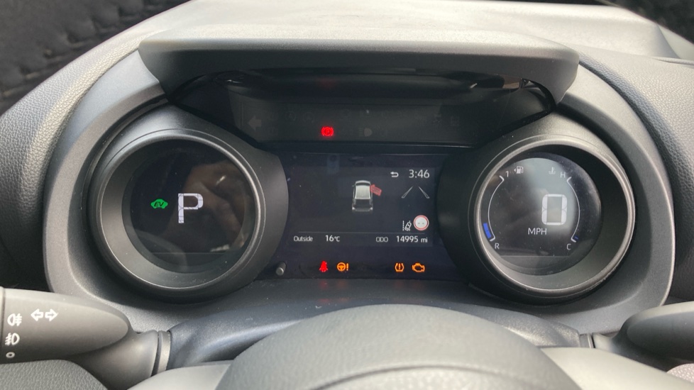 Toyota Yaris 1.5 Hybrid Design 5dr CVT Hybrid Hatchback - Image 11