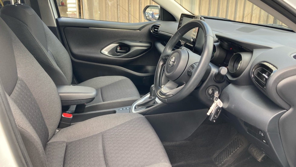 Toyota Yaris 1.5 Hybrid Design 5dr CVT Hybrid Hatchback - Image 12