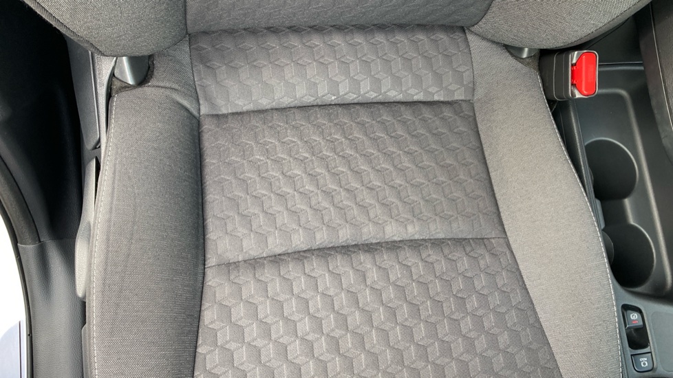 Toyota Yaris 1.5 Hybrid Design 5dr CVT Hybrid Hatchback - Image 14