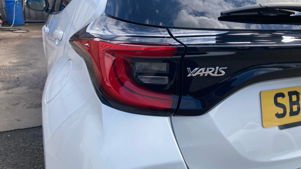 Toyota Yaris 1.5 Hybrid Design 5dr CVT Hybrid Hatchback - Image 21