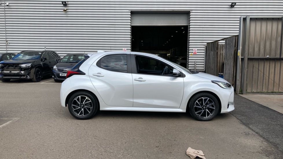 Toyota Yaris 1.5 Hybrid Design 5dr CVT Hybrid Hatchback - Image 23