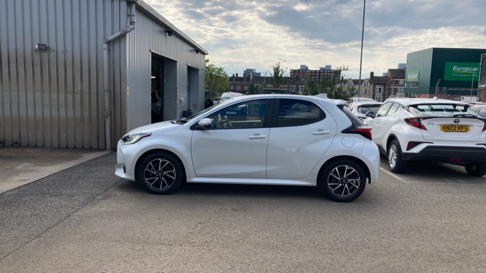 Toyota Yaris 1.5 Hybrid Design 5dr CVT Hybrid Hatchback - Image 24