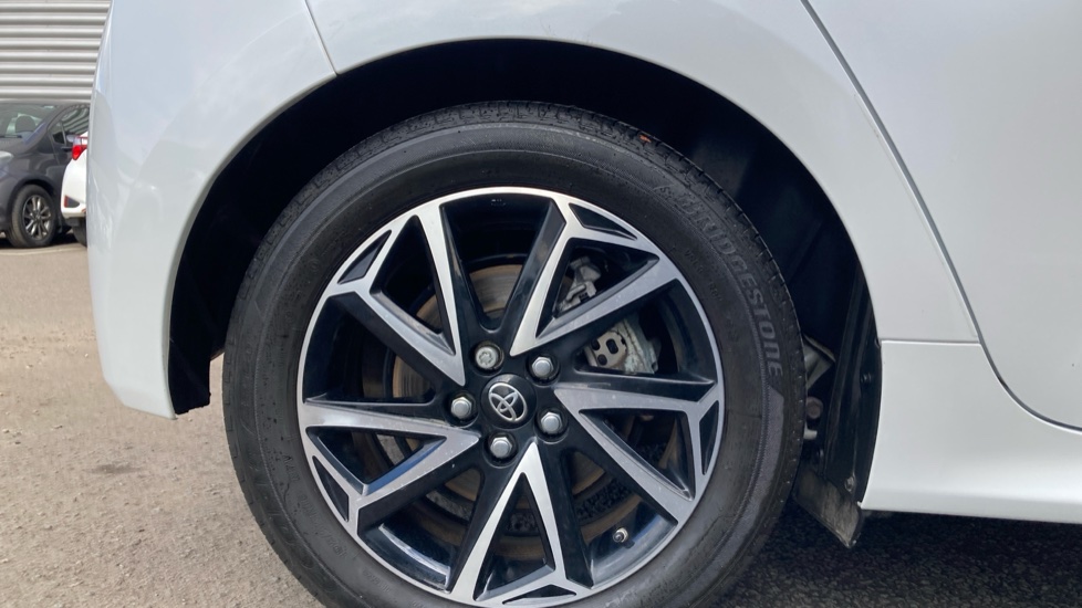 Toyota Yaris 1.5 Hybrid Design 5dr CVT Hybrid Hatchback - Image 25