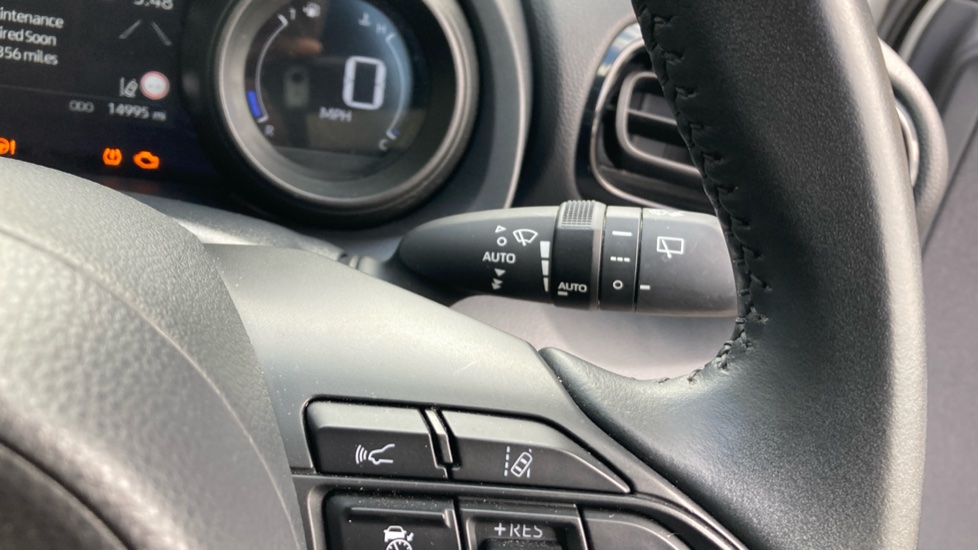 Toyota Yaris 1.5 Hybrid Design 5dr CVT Hybrid Hatchback - Image 31