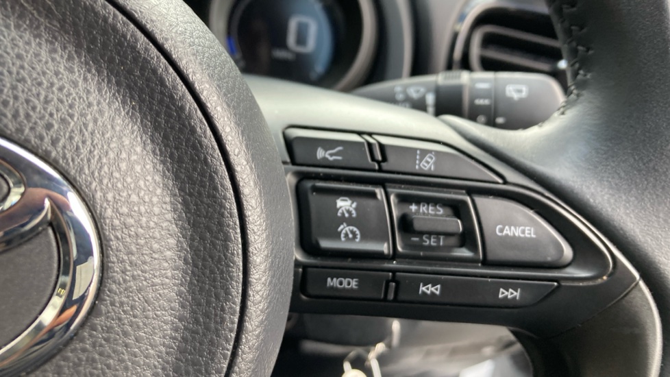 Toyota Yaris 1.5 Hybrid Design 5dr CVT Hybrid Hatchback - Image 32