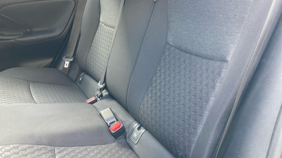 Toyota Yaris 1.5 Hybrid Design 5dr CVT Hybrid Hatchback - Image 37