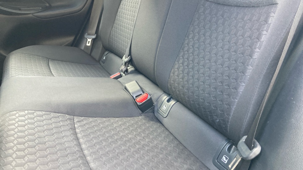 Toyota Yaris 1.5 Hybrid Design 5dr CVT Hybrid Hatchback - Image 38