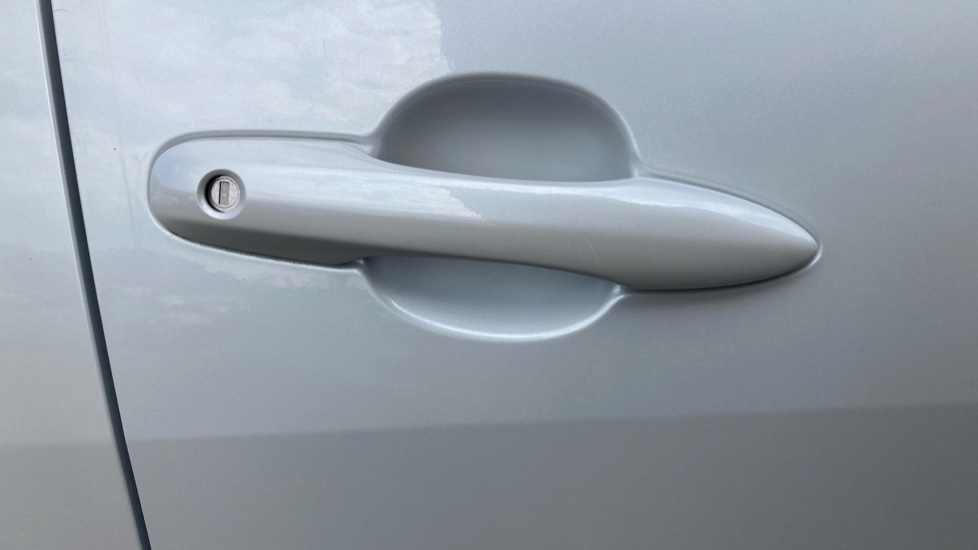 Toyota Yaris 1.5 Hybrid Design 5dr CVT Hybrid Hatchback - Image 45