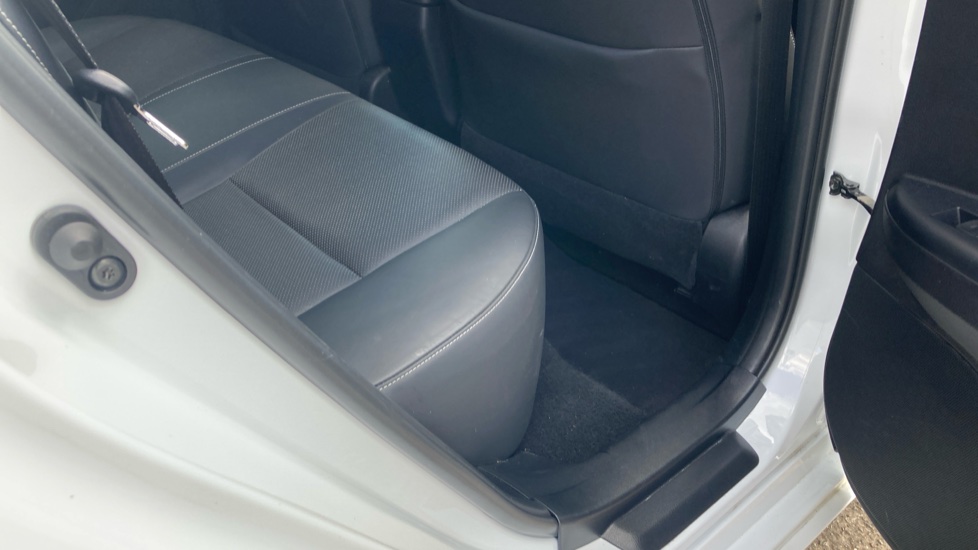 Lexus CT 200h 1.8 F-Sport 5dr CVT [Leather] Hybrid Hatchback - Image 8