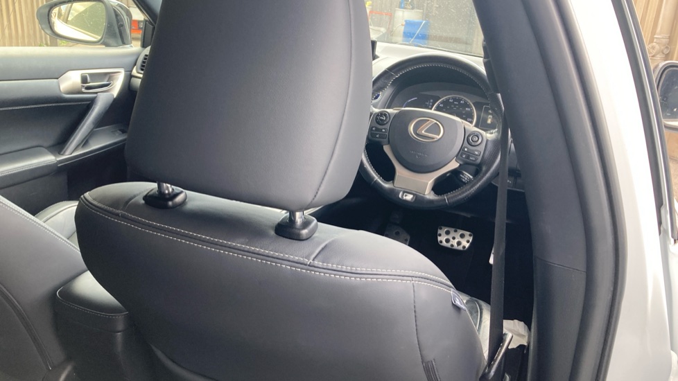 Lexus CT 200h 1.8 F-Sport 5dr CVT [Leather] Hybrid Hatchback - Image 19