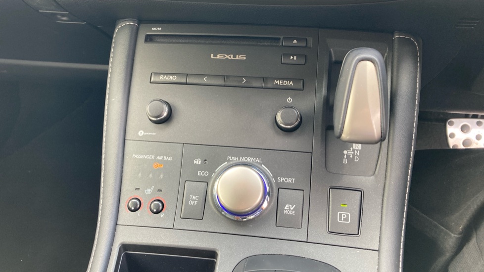 Lexus CT 200h 1.8 F-Sport 5dr CVT [Leather] Hybrid Hatchback - Image 33