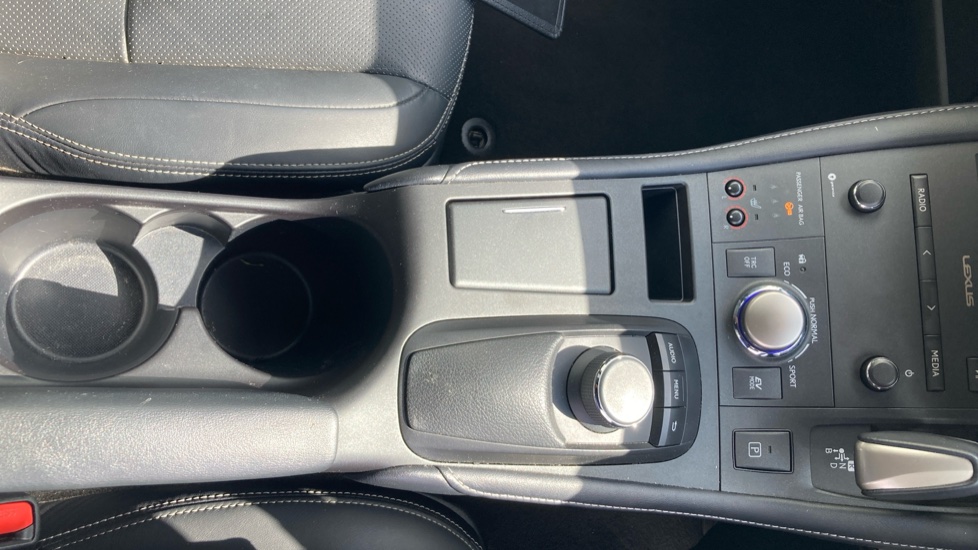 Lexus CT 200h 1.8 F-Sport 5dr CVT [Leather] Hybrid Hatchback - Image 36