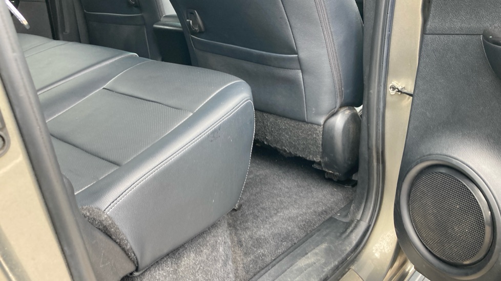 Toyota Hilux Diesel Invincible X D/Cab Pick Up 2.8 D-4D Auto - Image 8