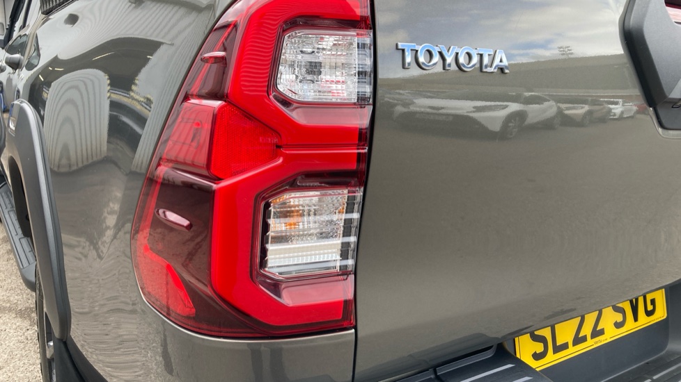 Toyota Hilux Diesel Invincible X D/Cab Pick Up 2.8 D-4D Auto - Image 21