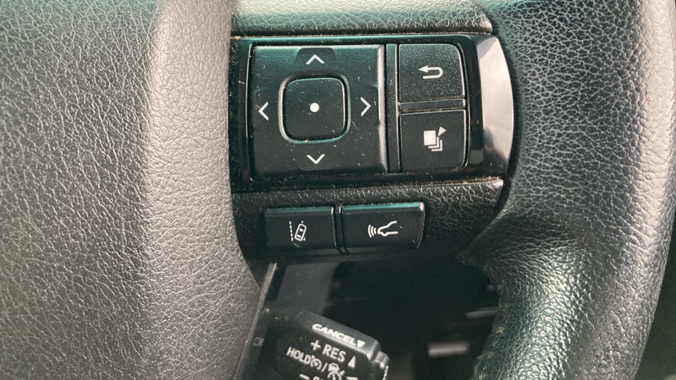 Toyota Hilux Diesel Invincible X D/Cab Pick Up 2.8 D-4D Auto - Image 31