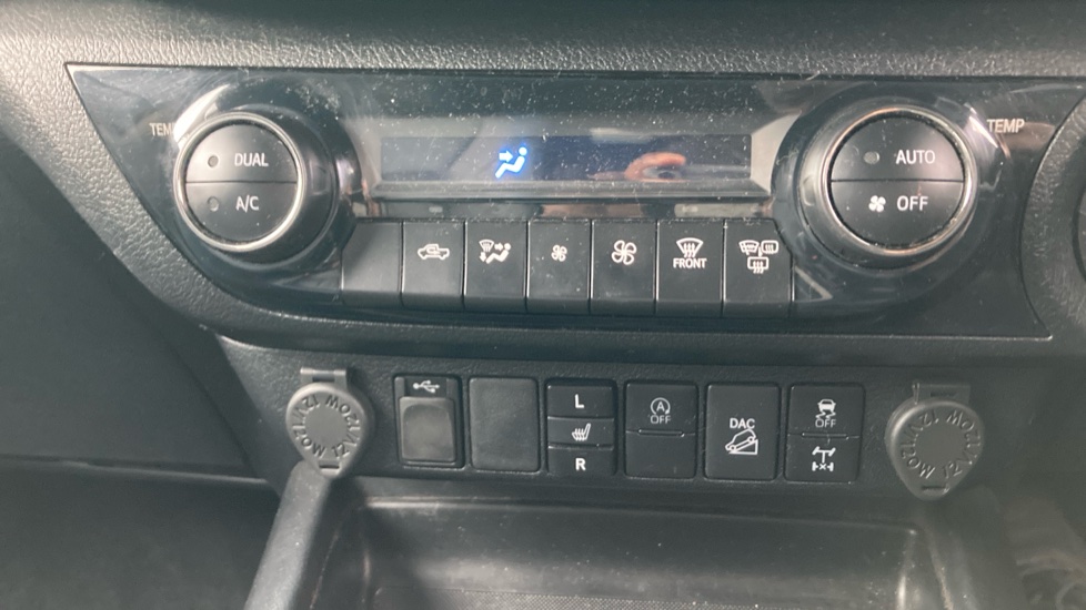 Toyota Hilux Diesel Invincible X D/Cab Pick Up 2.8 D-4D Auto - Image 34