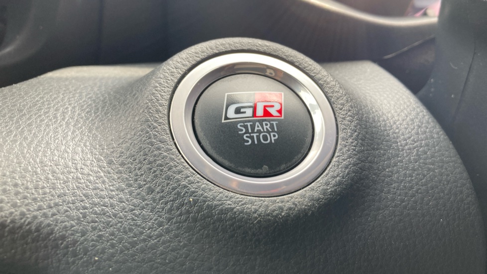 Toyota Yaris 1.5 Hybrid GR Sport 5dr CVT Hybrid Hatchback - Image 16