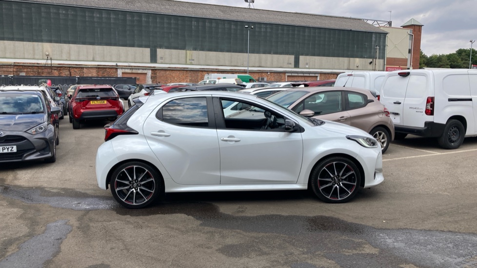 Toyota Yaris 1.5 Hybrid GR Sport 5dr CVT Hybrid Hatchback - Image 23