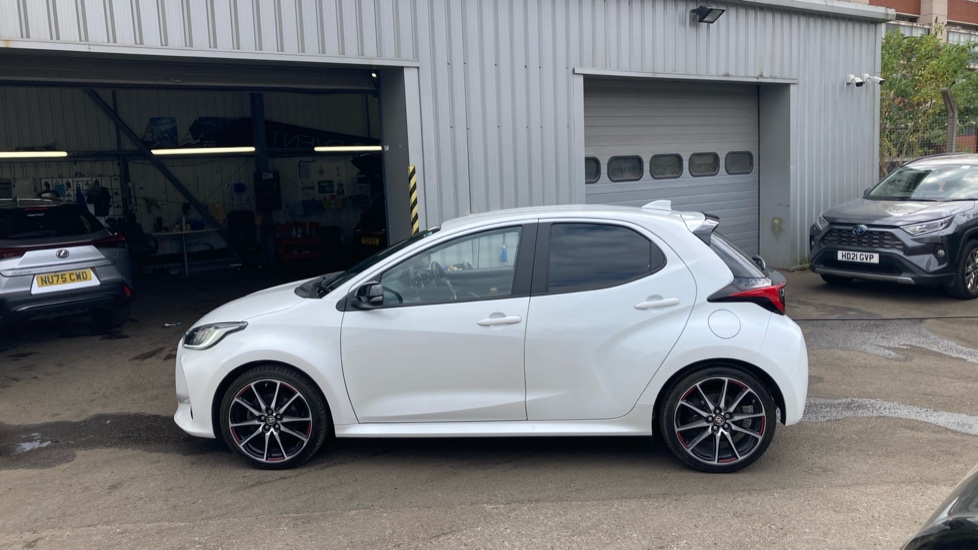 Toyota Yaris 1.5 Hybrid GR Sport 5dr CVT Hybrid Hatchback - Image 24