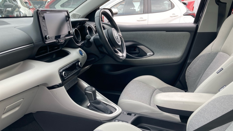 Toyota Yaris 1.5 Hybrid Excel 5dr CVT Hybrid Hatchback - Image 5