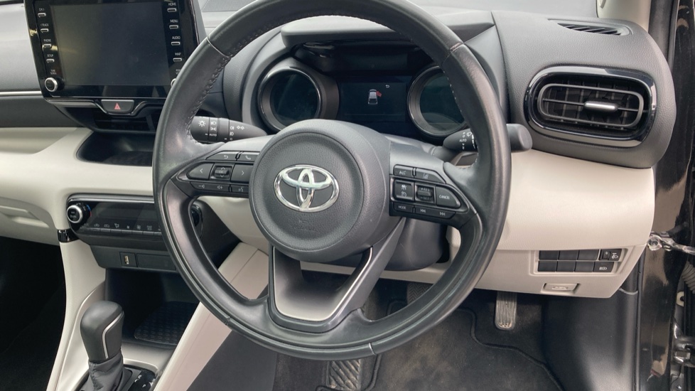 Toyota Yaris 1.5 Hybrid Excel 5dr CVT Hybrid Hatchback - Image 10