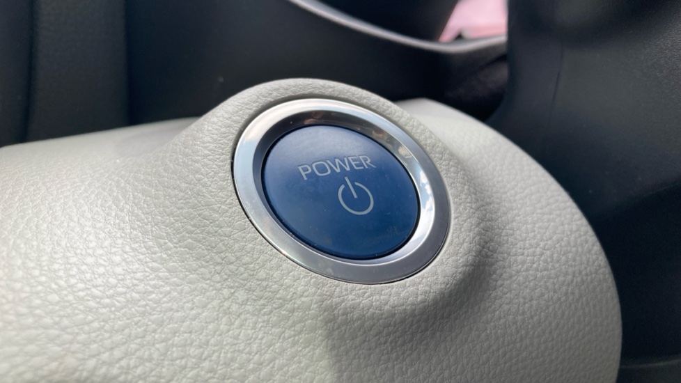 Toyota Yaris 1.5 Hybrid Excel 5dr CVT Hybrid Hatchback - Image 16