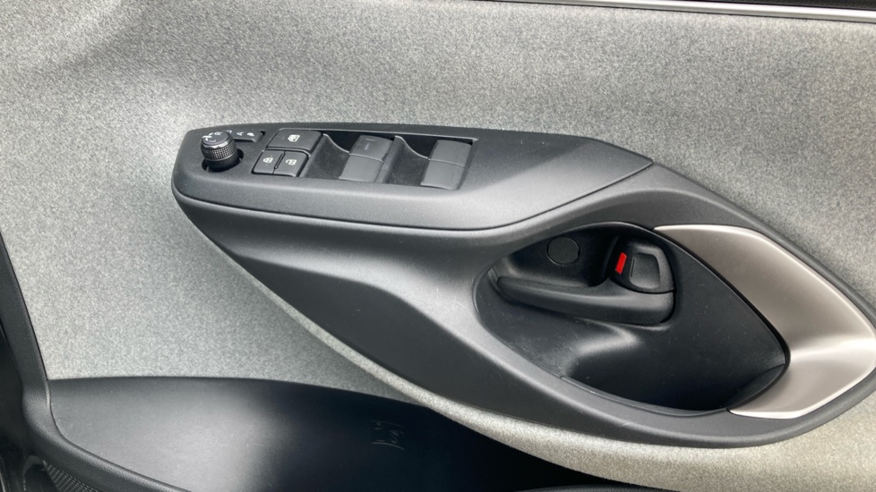 Toyota Yaris 1.5 Hybrid Excel 5dr CVT Hybrid Hatchback - Image 20
