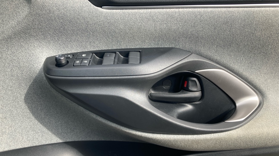 Toyota Yaris 1.5 Hybrid Excel 5dr CVT Hybrid Hatchback - Image 29