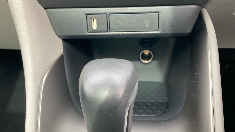 Toyota Yaris 1.5 Hybrid Excel 5dr CVT Hybrid Hatchback - Image 32