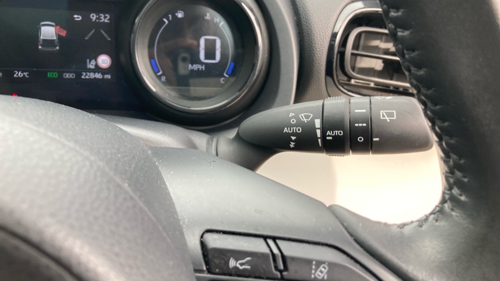 Toyota Yaris 1.5 Hybrid Excel 5dr CVT Hybrid Hatchback - Image 33