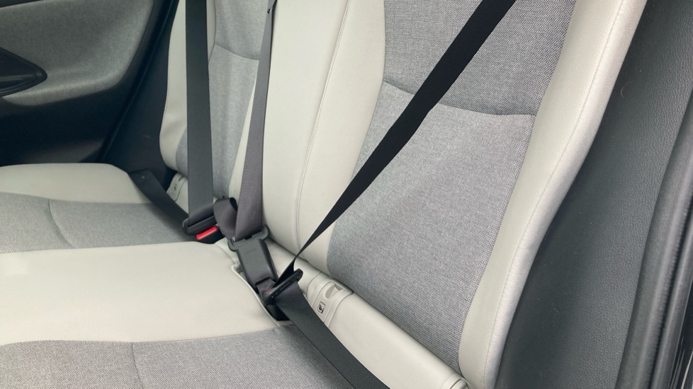 Toyota Yaris 1.5 Hybrid Excel 5dr CVT Hybrid Hatchback - Image 40