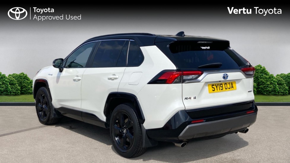 Toyota RAV4 2.5 VVT-i Hybrid Dynamic 5dr CVT 2WD Hybrid Estate - Image 4
