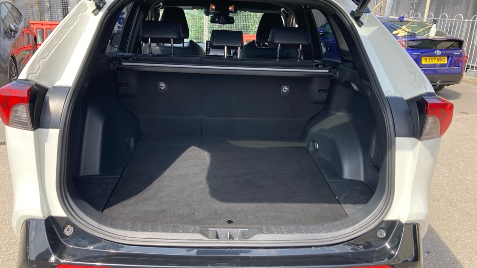 Toyota RAV4 2.5 VVT-i Hybrid Dynamic 5dr CVT 2WD Hybrid Estate - Image 13