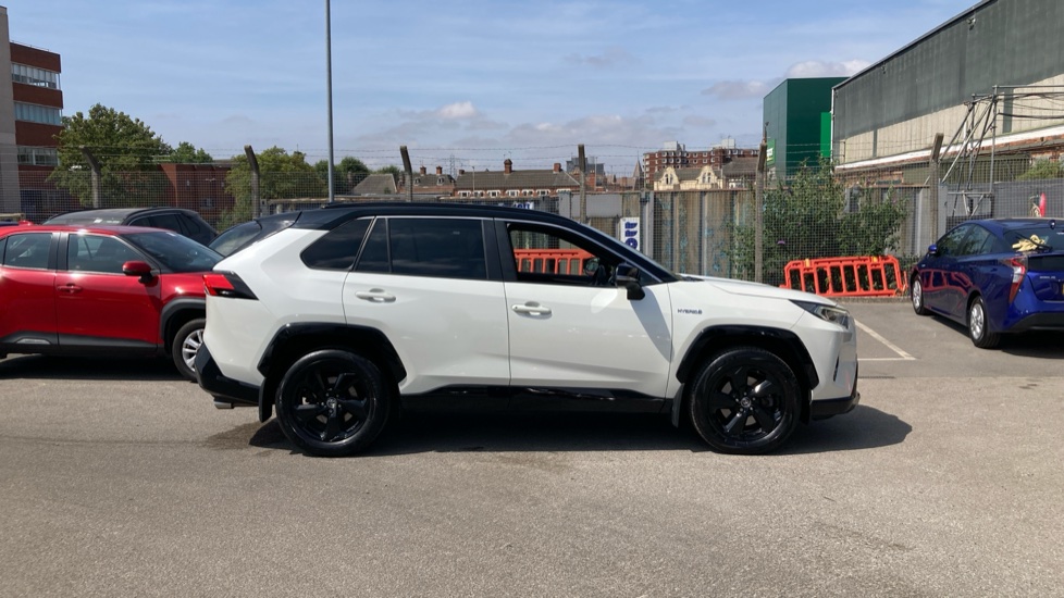Toyota RAV4 2.5 VVT-i Hybrid Dynamic 5dr CVT 2WD Hybrid Estate - Image 23