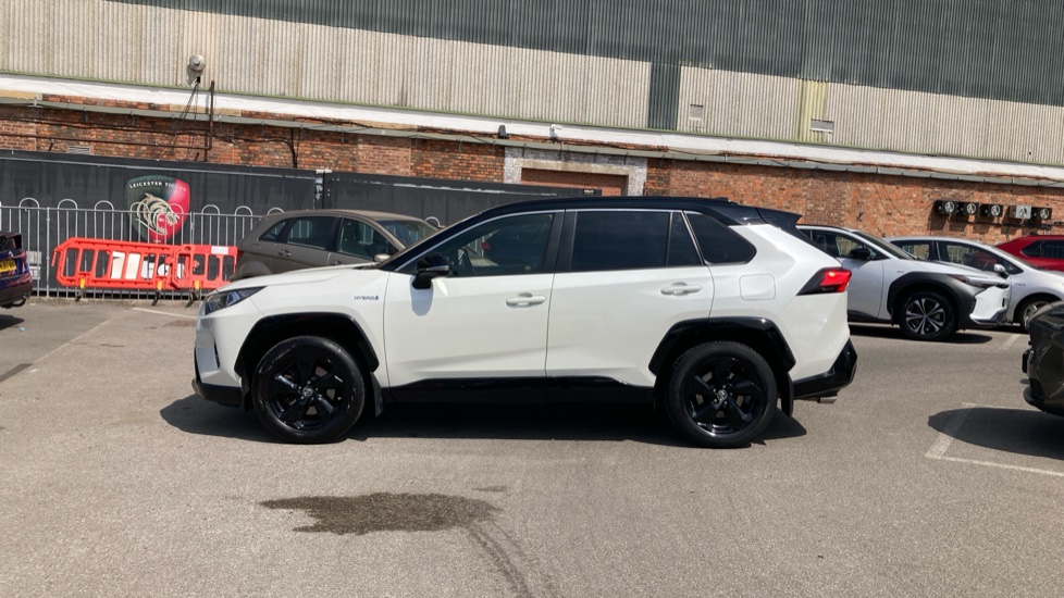 Toyota RAV4 2.5 VVT-i Hybrid Dynamic 5dr CVT 2WD Hybrid Estate - Image 24