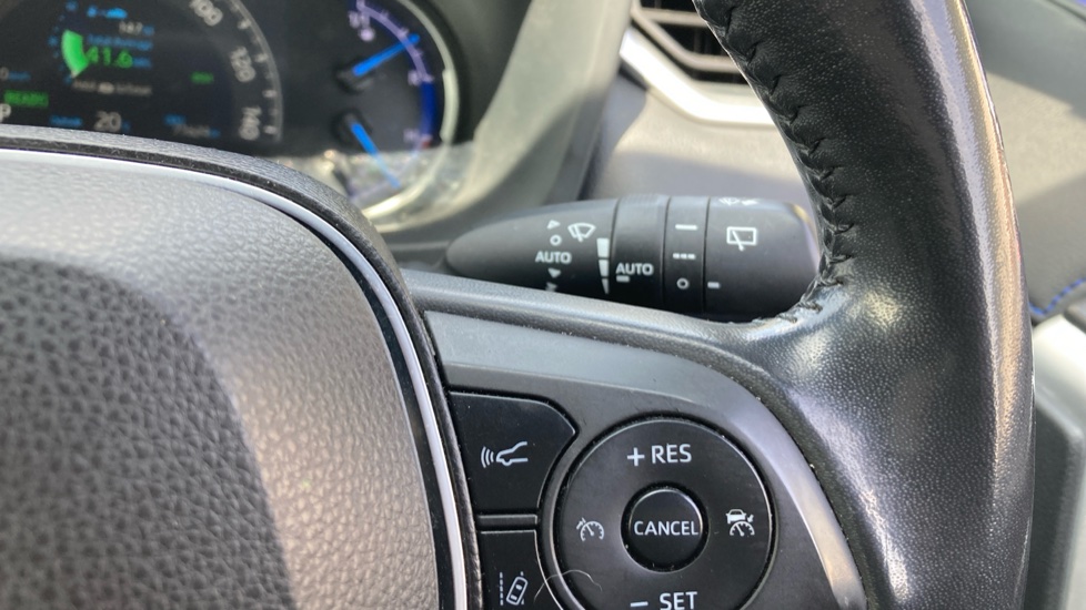 Toyota RAV4 2.5 VVT-i Hybrid Dynamic 5dr CVT 2WD Hybrid Estate - Image 35