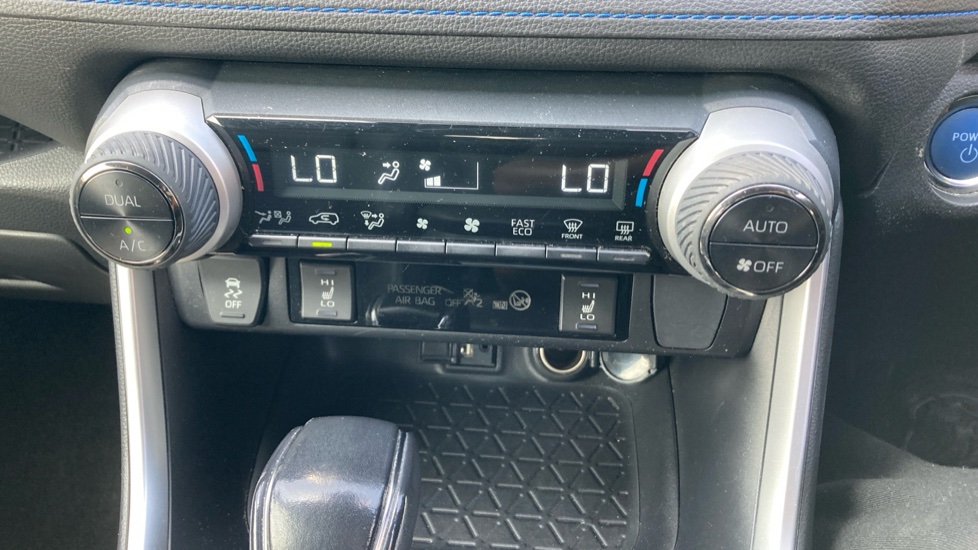 Toyota RAV4 2.5 VVT-i Hybrid Dynamic 5dr CVT 2WD Hybrid Estate - Image 36