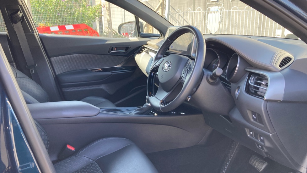 Toyota C-HR 2.0 Hybrid Excel 5dr CVT Hybrid Hatchback - Image 12