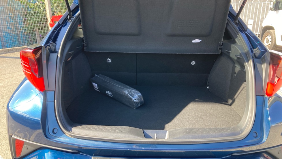 Toyota C-HR 2.0 Hybrid Excel 5dr CVT Hybrid Hatchback - Image 13
