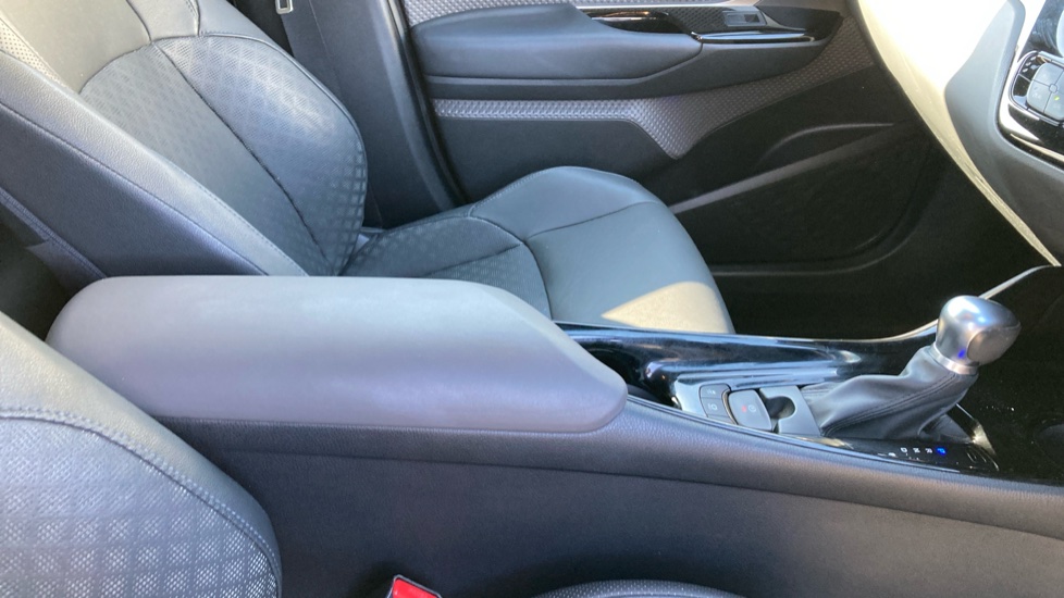 Toyota C-HR 2.0 Hybrid Excel 5dr CVT Hybrid Hatchback - Image 18