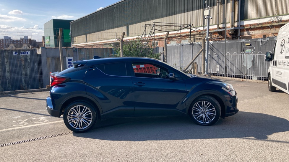 Toyota C-HR 2.0 Hybrid Excel 5dr CVT Hybrid Hatchback - Image 23
