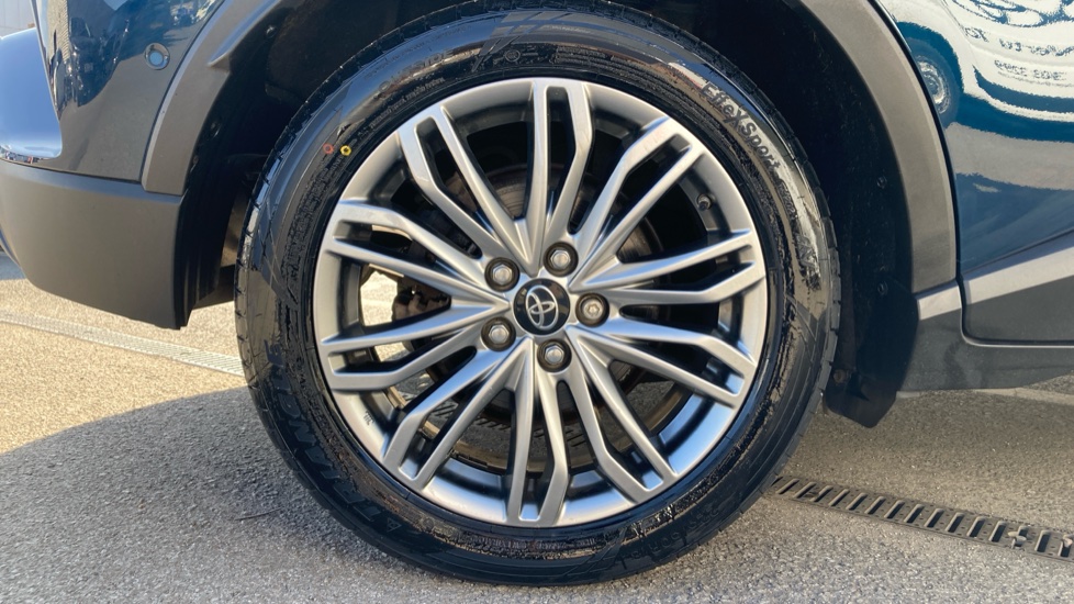 Toyota C-HR 2.0 Hybrid Excel 5dr CVT Hybrid Hatchback - Image 25