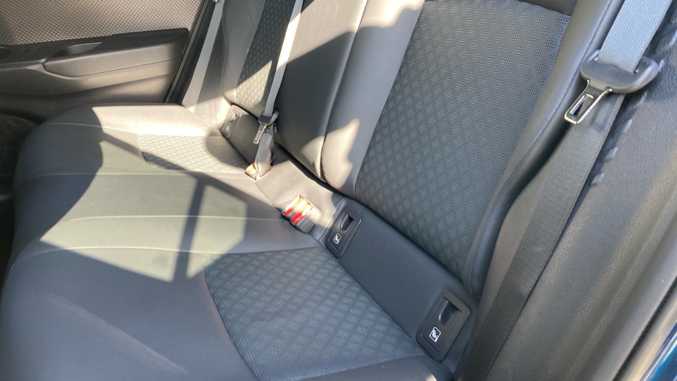 Toyota C-HR 2.0 Hybrid Excel 5dr CVT Hybrid Hatchback - Image 40