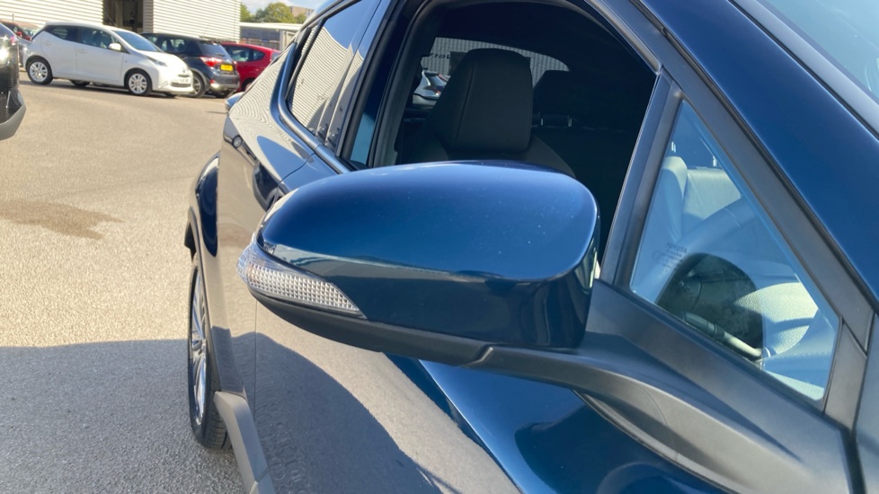 Toyota C-HR 2.0 Hybrid Excel 5dr CVT Hybrid Hatchback - Image 48