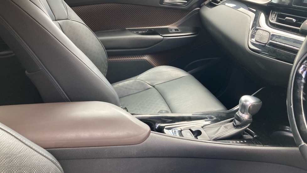 Toyota C-HR 1.8 Hybrid Excel 5dr CVT Hybrid Hatchback - Image 18