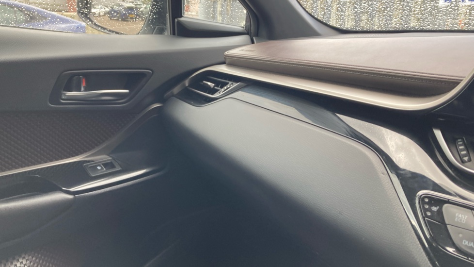 Toyota C-HR 1.8 Hybrid Excel 5dr CVT Hybrid Hatchback - Image 27